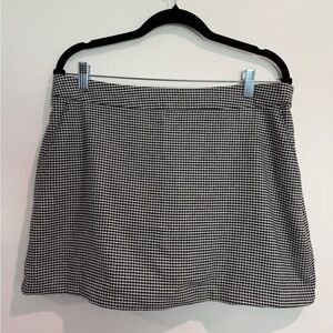 Abercrombie Black and White Houndstooth Skirt